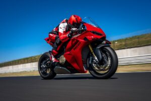 ドゥカティが新型Panigale V4を発表 2027年4月に日本発売へ
