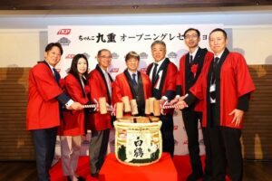 TKP、名古屋・栄に九重部屋直伝の「ちゃんこ九重」を開業 ―大関・千代大海の九重親方を迎え、オープニングレセプションを開催―