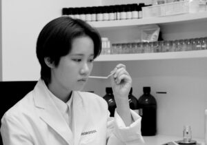 プロモツール、調香師育成コース第2期生に茨城大学大学院の箕輪奈緒の採用を決定