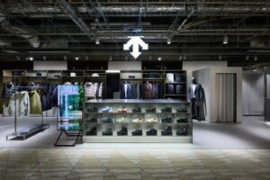 デサントがニュウマン高輪に常設直営店をリニューアルオープン