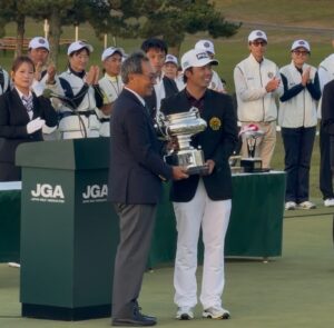 ジョイカルのスポンサー契約選手・細野勇策選手が「第91回日本オープンゴルフ選手権」で優勝 45年ぶりのレフティV、日本タイトル同年2冠でマスターズ・全英オープン出場権を獲得