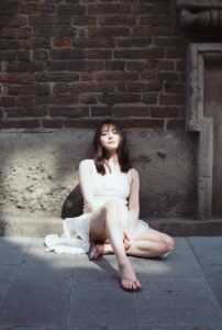 山田杏奈3rd写真集（仮）が1月8日発売へ　ミラノで撮影の先行カット公開