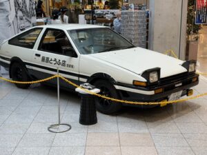 FKDインターパーク店で頭文字Dポップアップ開催へ 実車と精巧モデルを展示販売