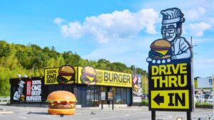秋冬のごちそうをバーガーで。近江牛バーガーSUDAKUから「すきやきバーガー」「すきやき月見バーガー」が期間限定で登場