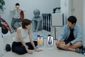 “見るサイネージ”から“話せるサイネージ”へ――Klleon、ソウル駅で裸眼3D「AI駅員」の試験運用を開始