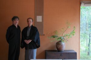湯の山 素粋居の茶室抱土で席披き茶会 千宗屋氏監修で文化体験の展開へ