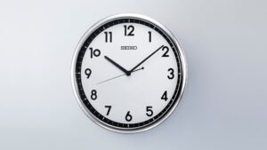 セイコーウオッチ、年差±30秒の高精度クオーツ掛時計を11月20日発売へ