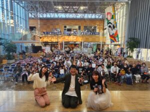 古坂大魔王がもがみ大産業まつりで公開録音 新庄名物がっき煮を味わう