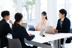 神田外語キャリアカレッジが初中級者向けビジネススピーキング研修の提供を開始