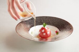【セント レジス ホテル 大阪】シンガポールのミシュラン二つ星「サン・ピエール」25周年を祝う美食の旅、最終章が大阪へ 「サヴール・デ・サン by サン・ピエール」を3日間限定で開催