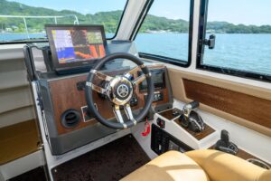 ヤマハファインテックの内装加飾パネル YFR330 Premium Lineに採用