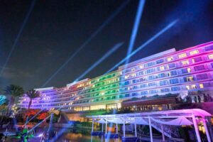 ヒルトン沖縄北谷リゾート、年末年始イベントと限定料理を12月27日から提供へ