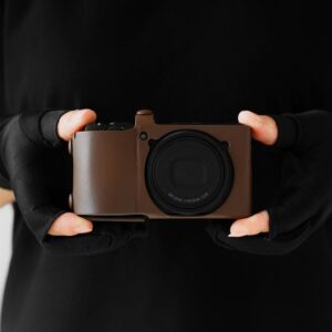 焦点工房がRICOH GR IV用レザーカメラカバーLCP-055を10月21日発売