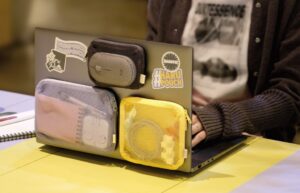 コクヨ、PC天板に貼る貼るポーチ（PC用）を2026年10月28日発売へ
