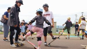 富山市で初心者向けスケートボード体験会　計60名が参加し11月に大会も開催へ