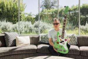 マーク・ホッパスの最新シグネイチャーモデル『Limited Edition Mark Hoppus Stoned Fruit Jaguar(R) Bass』10月22日(木)22時より182時間限定で販売