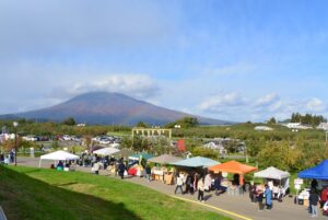 弘前市りんご公園でひろさきりんご収穫祭が2026年10月31日から開催へ