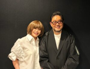 秋元康が北川悦吏子のラジオ番組にゲスト出演へ 2週にわたり放送