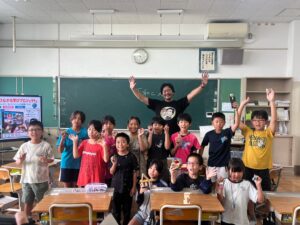 なかよし学園が長崎県壱岐市を訪問 万博特別賞の受賞報告と授業を実施