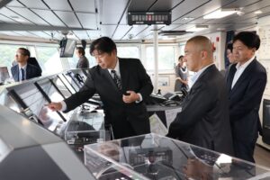 中部運輸局の澤田次長らが鳥羽商船高専を視察 練習船鳥羽丸の見学や意見交換を実施