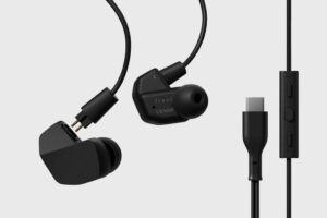 final、ゲーム・VR向けイヤホン2機種のUSB-Cモデルを10月30日発売へ