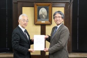 雪印メグミルク酪農総合研究所と北海道大学が国産自給飼料の流通に関する委託研究を開始