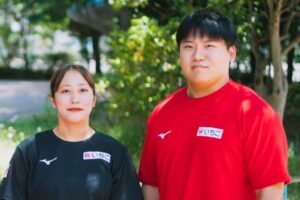 いちごウエイトリフティング部の村上英士朗選手と石井未来選手が引退へ