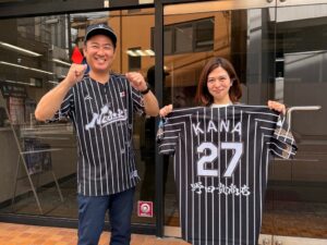 ノダキが書道アートを取り入れた野球ユニフォームを新調 自社ブランドロゴも配置