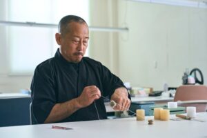 ウエダ美粧堂がFactorISMで化粧筆の製造現場を公開