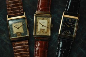 Epoca d’Oroに1940年代のLECOULTRE角形時計3本が入荷