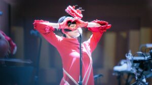 新宿ユニカビジョンで椎名林檎の特集番組を放映へ ライブ映像3曲をフル公開