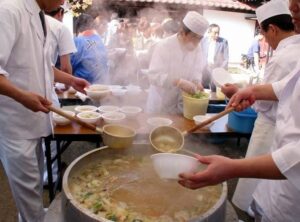 加賀温泉郷でやましろカニまつり開催へ 冬の味覚のカニ汁を提供
