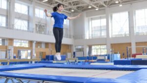 トランポリン女性の約7割に尿トラブル経験や不安　三井メディカルジャパン調査