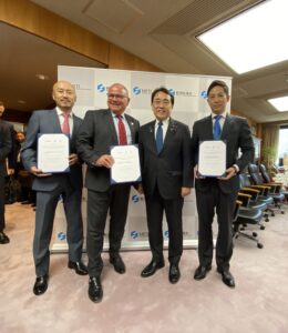 ベスタスと秋田県、NaMICPAが風力発電の人材育成基盤構築の調査で覚書締結