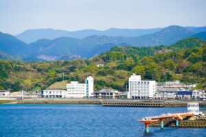 湯の児温泉 海と夕やけが2026年11月1日に開業15周年、記念イベントなどを実施へ